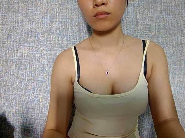 Lynny-1 live cam on BongaCams