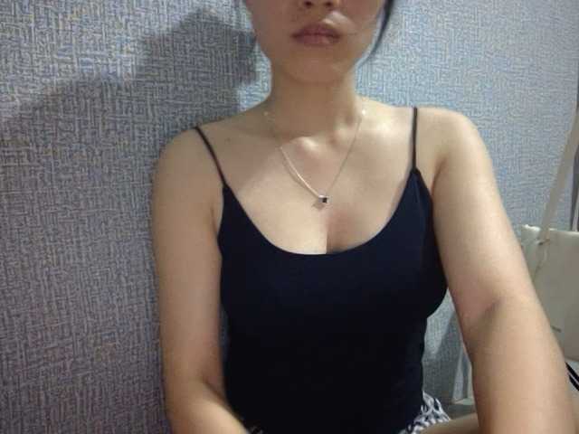 Lynny-1 live cam preview