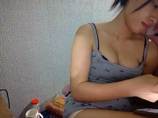 Lynny-1 live cam on BongaCams