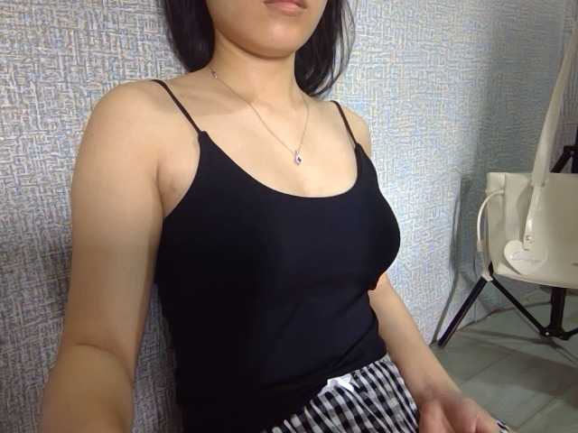 Lynny-1 live cam on BongaCams