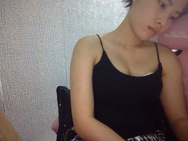Lynny-1 live cam on BongaCams