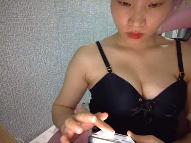 Lynny-1 live cam on BongaCams