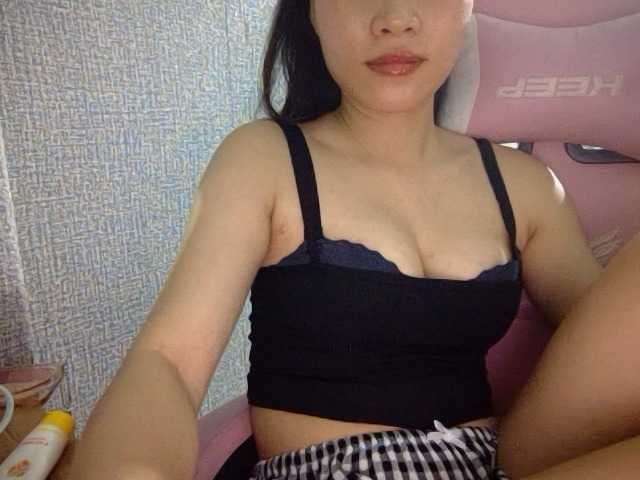 Lynny-1 live cam on BongaCams
