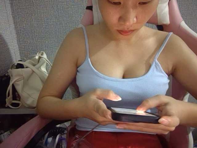Lynny-1 live cam on BongaCams