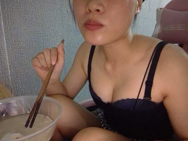 Lynny-1 live cam on BongaCams