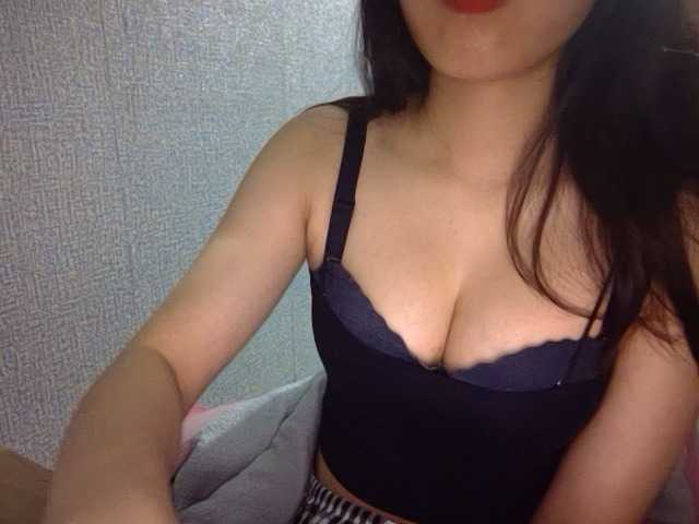 Lynny-1 live cam on BongaCams
