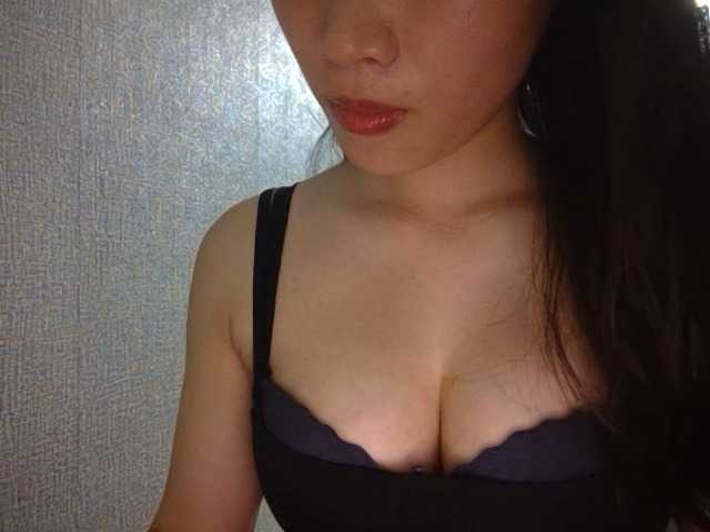 Lynny-1 live cam on BongaCams