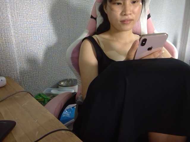 Lynny-1 live cam on BongaCams