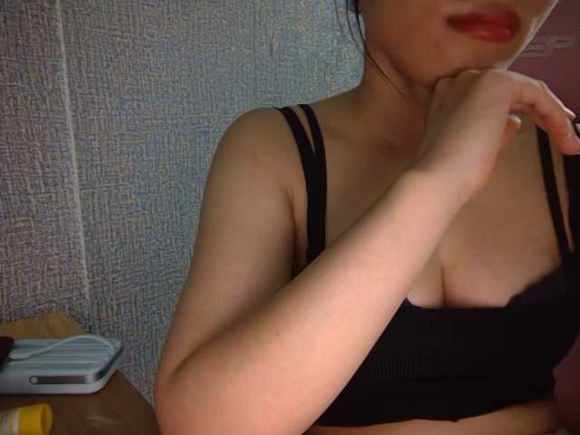 Lynny-1 live cam on BongaCams