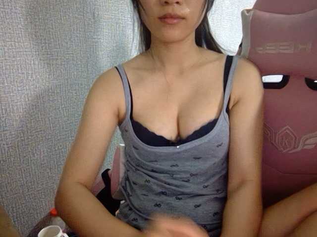 Lynny-1 live cam on BongaCams