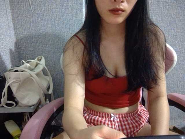 Lynny-1 live cam preview