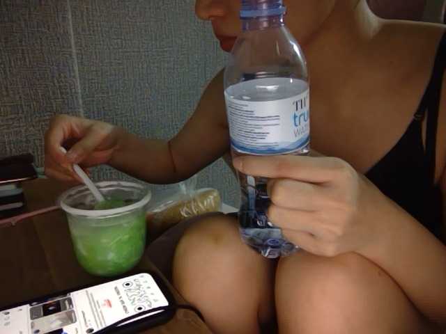 Lynny-1 live cam on BongaCams
