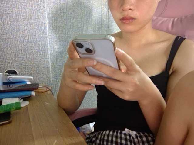 Lynny-1 live cam on BongaCams