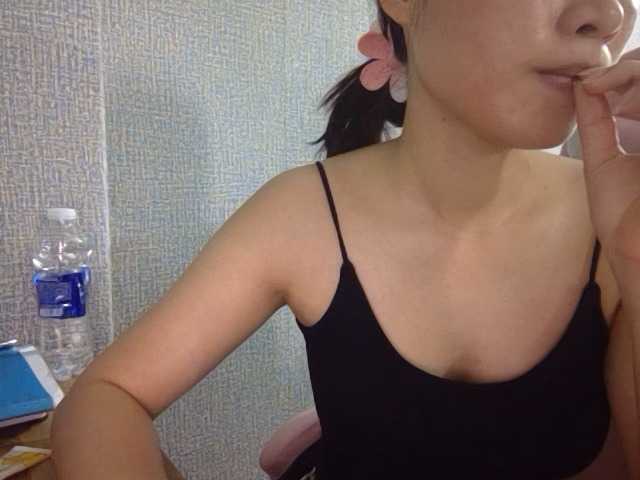 Lynny-1 live cam on BongaCams