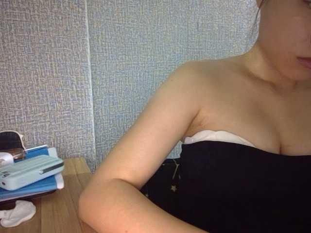 Lynny-1 live cam on BongaCams
