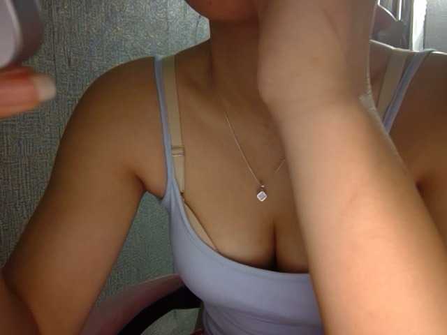 Lynny-1 live cam on BongaCams