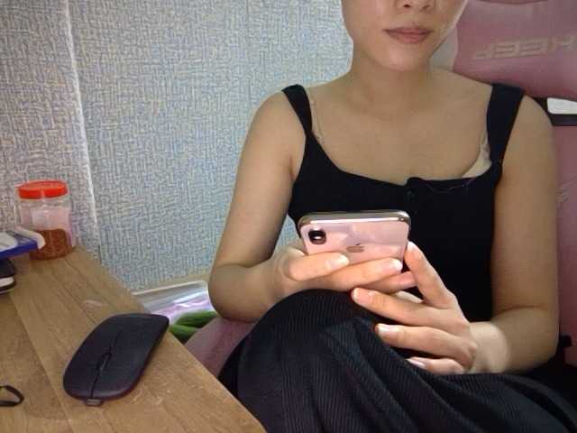 Lynny-1 live cam on BongaCams