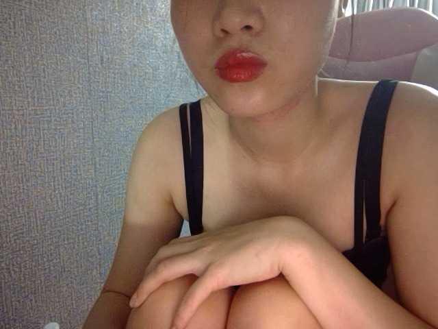 Lynny-1 live cam on BongaCams