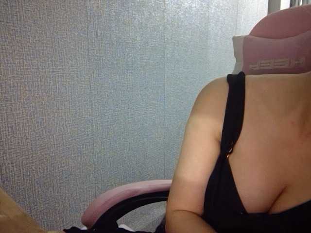 Lynny-1 live cam on BongaCams