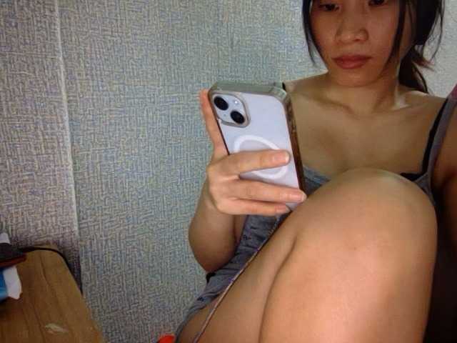 Lynny-1 live cam on BongaCams