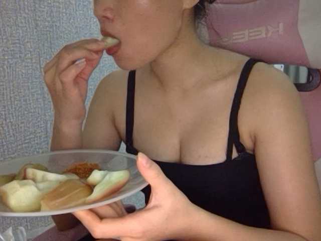 Lynny-1 live cam on BongaCams