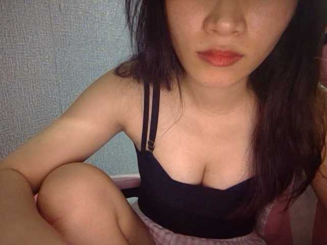 Lynny-1 live cam on BongaCams