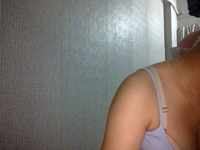 Lynny-1 live cam on BongaCams