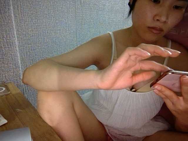 Lynny-1 live cam on BongaCams