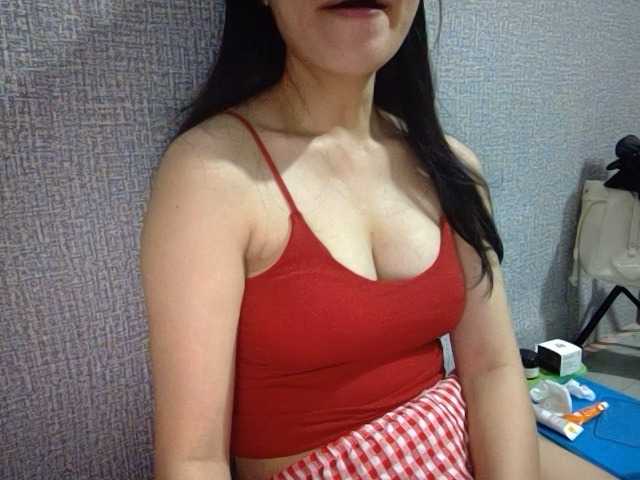 Lynny-1 live cam on BongaCams