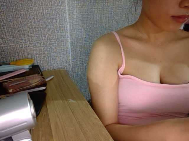 Lynny-1 live cam on UnifiedCams