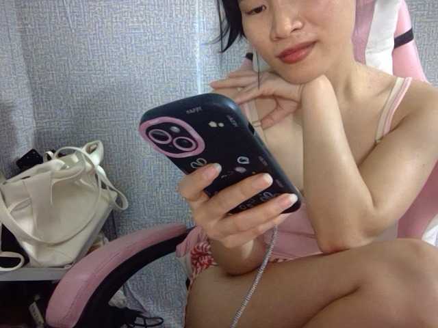 Lynny-1 live cam on BongaCams