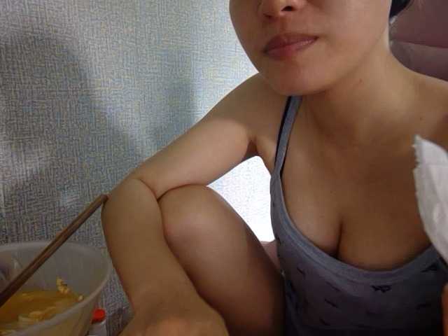 Lynny-1 live cam on BongaCams