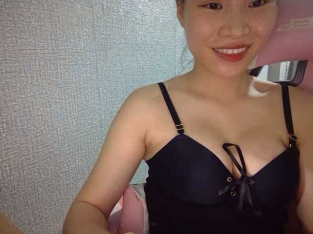 Lynny-1 live cam on BongaCams