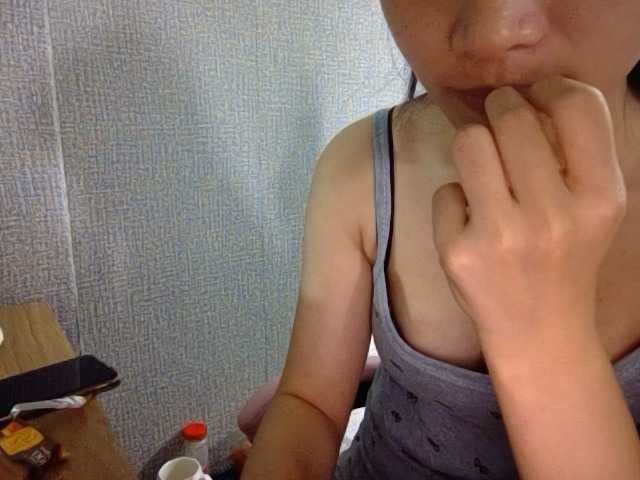 Lynny-1 live cam on BongaCams