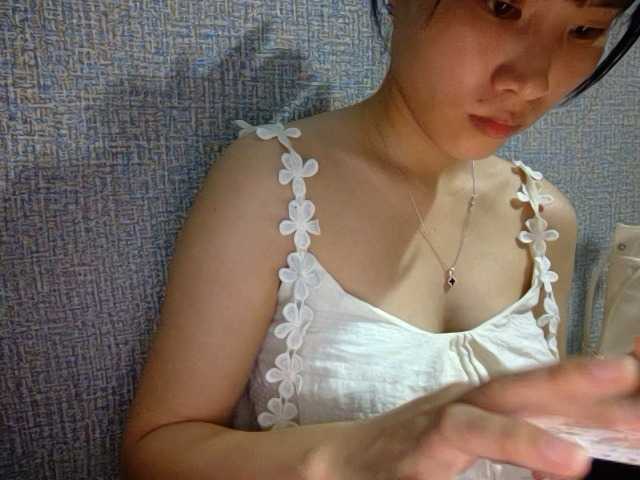 Lynny-1 live cam on BongaCams