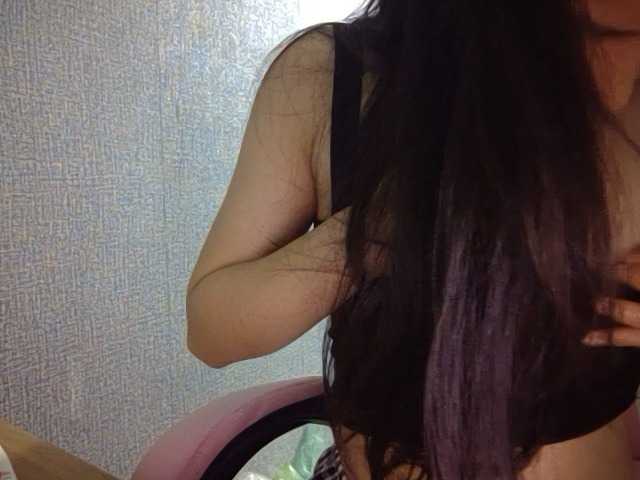 Lynny-1 live cam on BongaCams