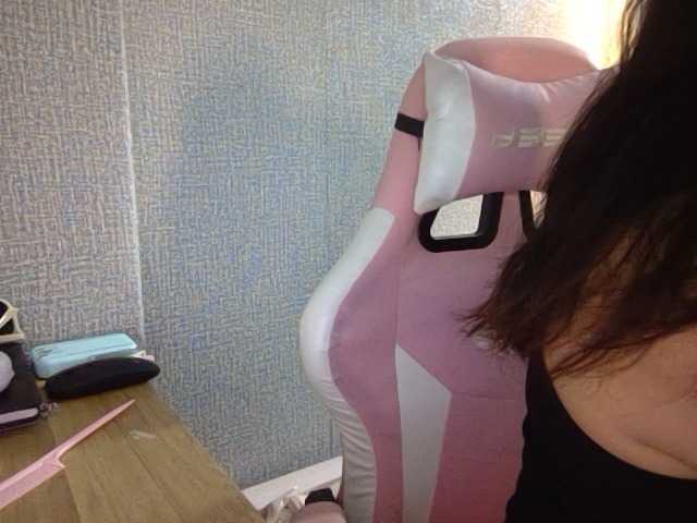 Lynny-1 live cam on BongaCams