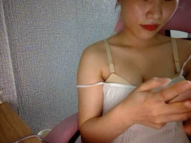 Lynny-1 live cam on BongaCams