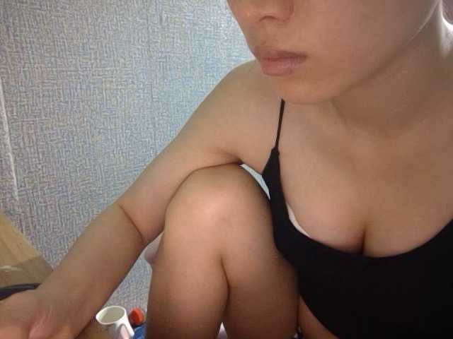 Lynny-1 live cam on BongaCams