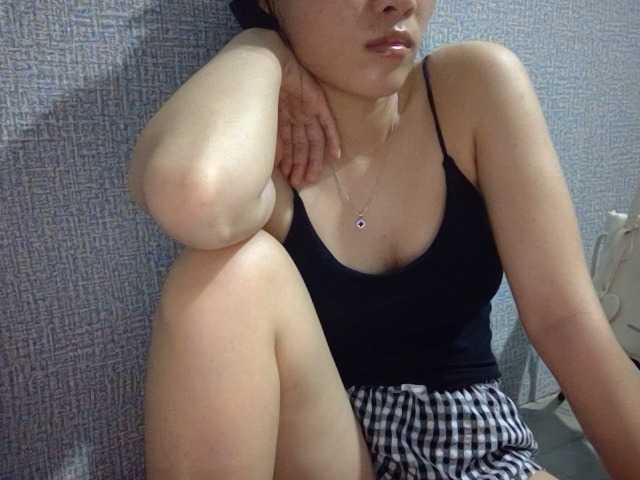 Lynny-1 live cam on BongaCams