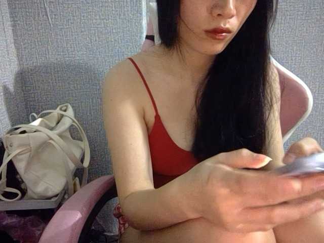 Lynny-1 live cam on BongaCams