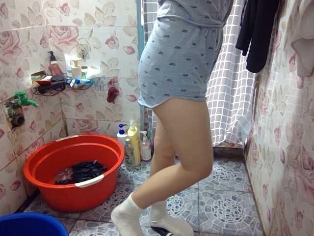Lynny-1 live cam on BongaCams