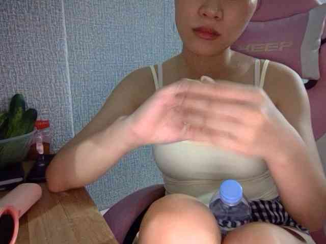 Lynny-1 webcam