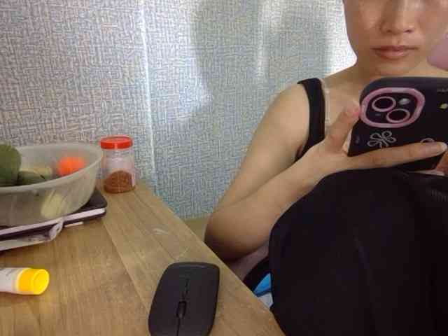 Lynny-1 webcam