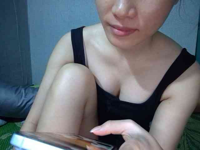 Lynny-1 Live Webcam on BongaCams