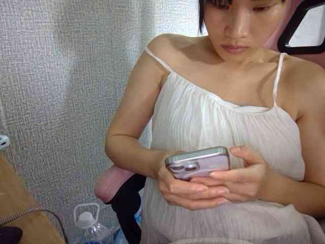 Lynny-1 Live Webcam on BongaCams