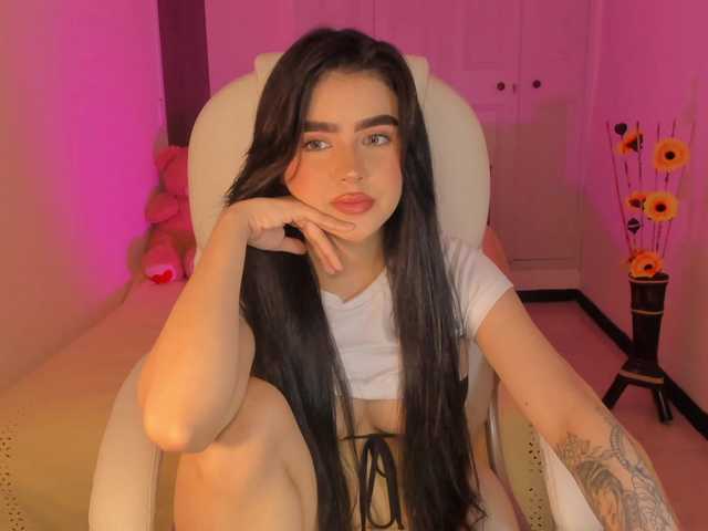 celestecollins00 live cam