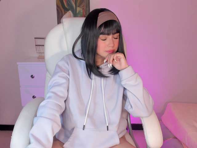 celestecollins00 live cam on BongaCams