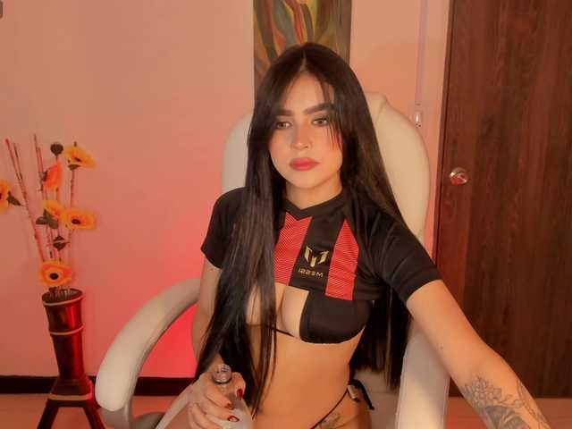 celestecollins00 live cam