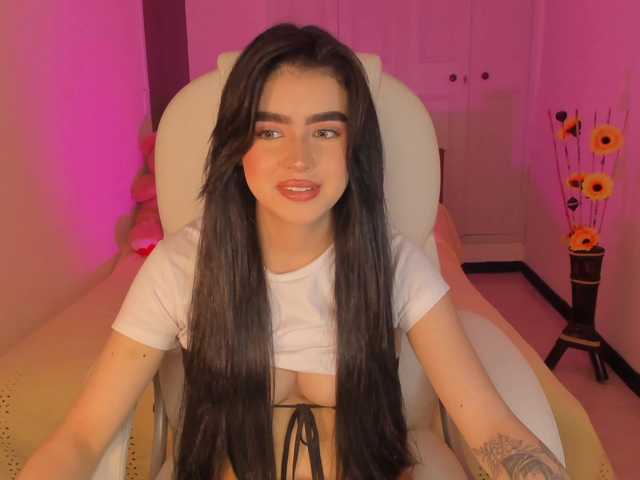 celestecollins00 live cam on BongaCams